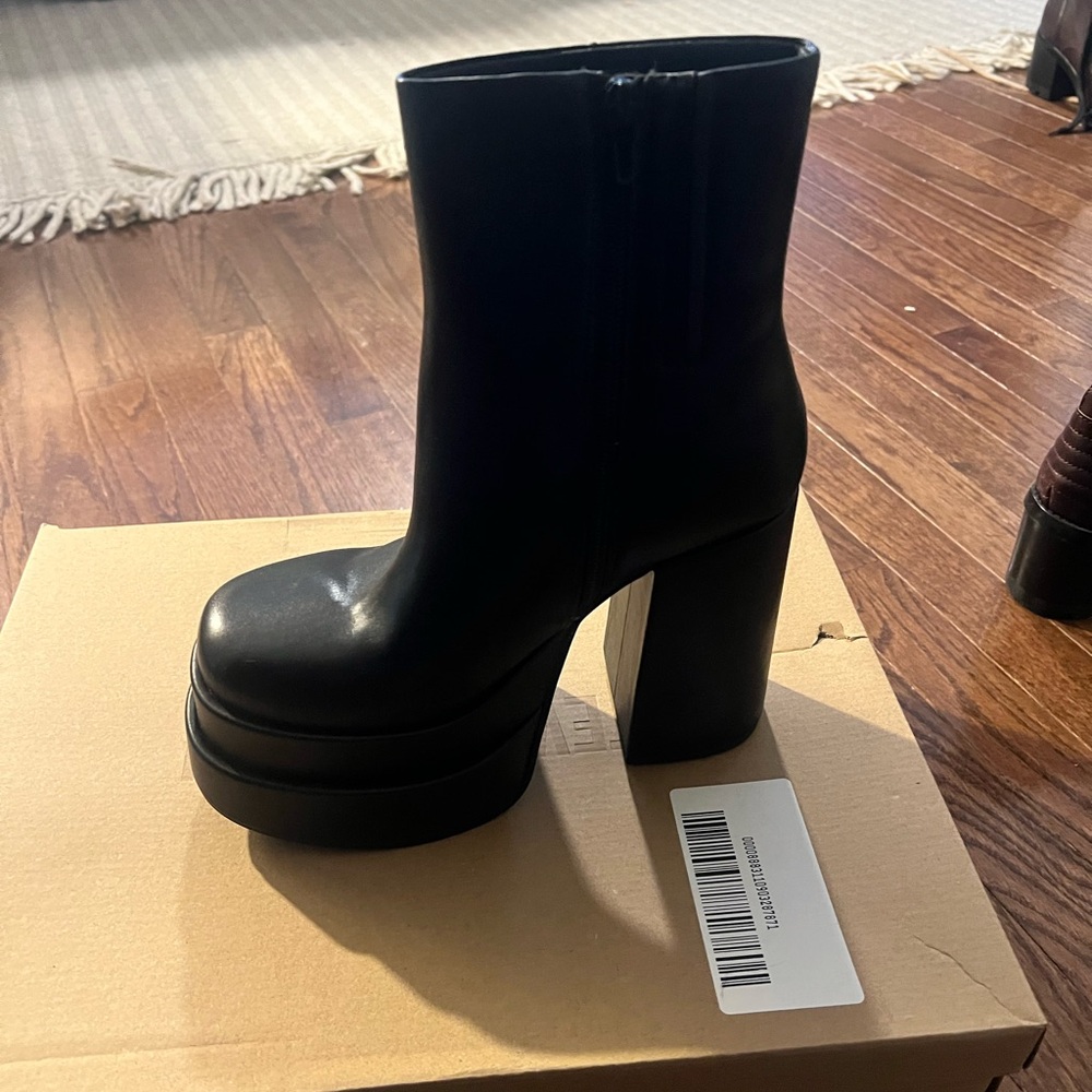 Steve Madden Cobra Black Platform Ankle Boots